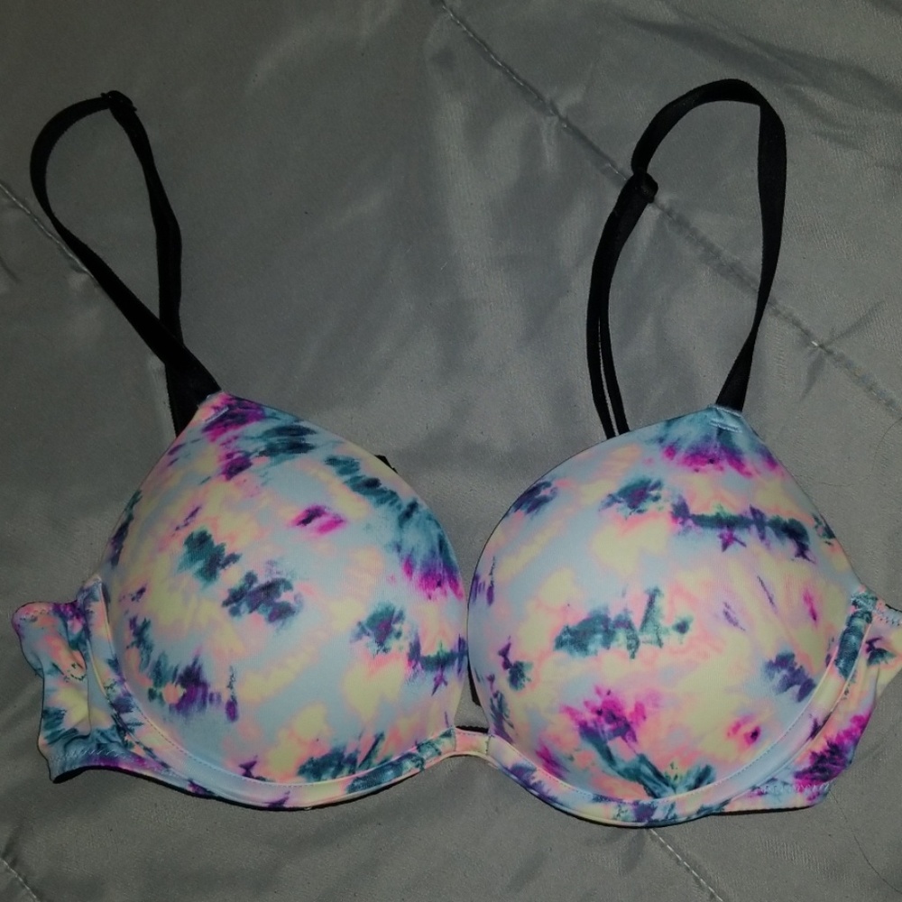 Victoria Sceret PINK Wear Everywhere Super Push